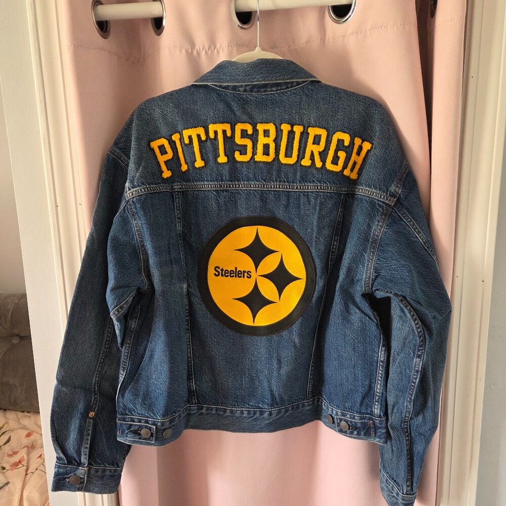 NWT American Eagle NFL Pittsburgh Steelers- Denim Jacket ~ MSRP $199 - Picture 4 of 8